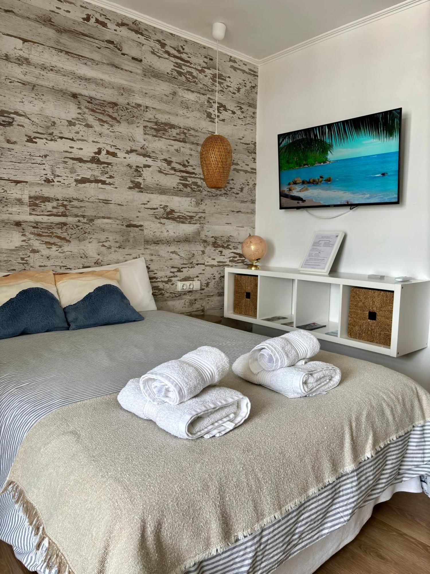 Ar Apartments - Central And Modern Apartment In เบนัลมาเดนา ภายนอก รูปภาพ