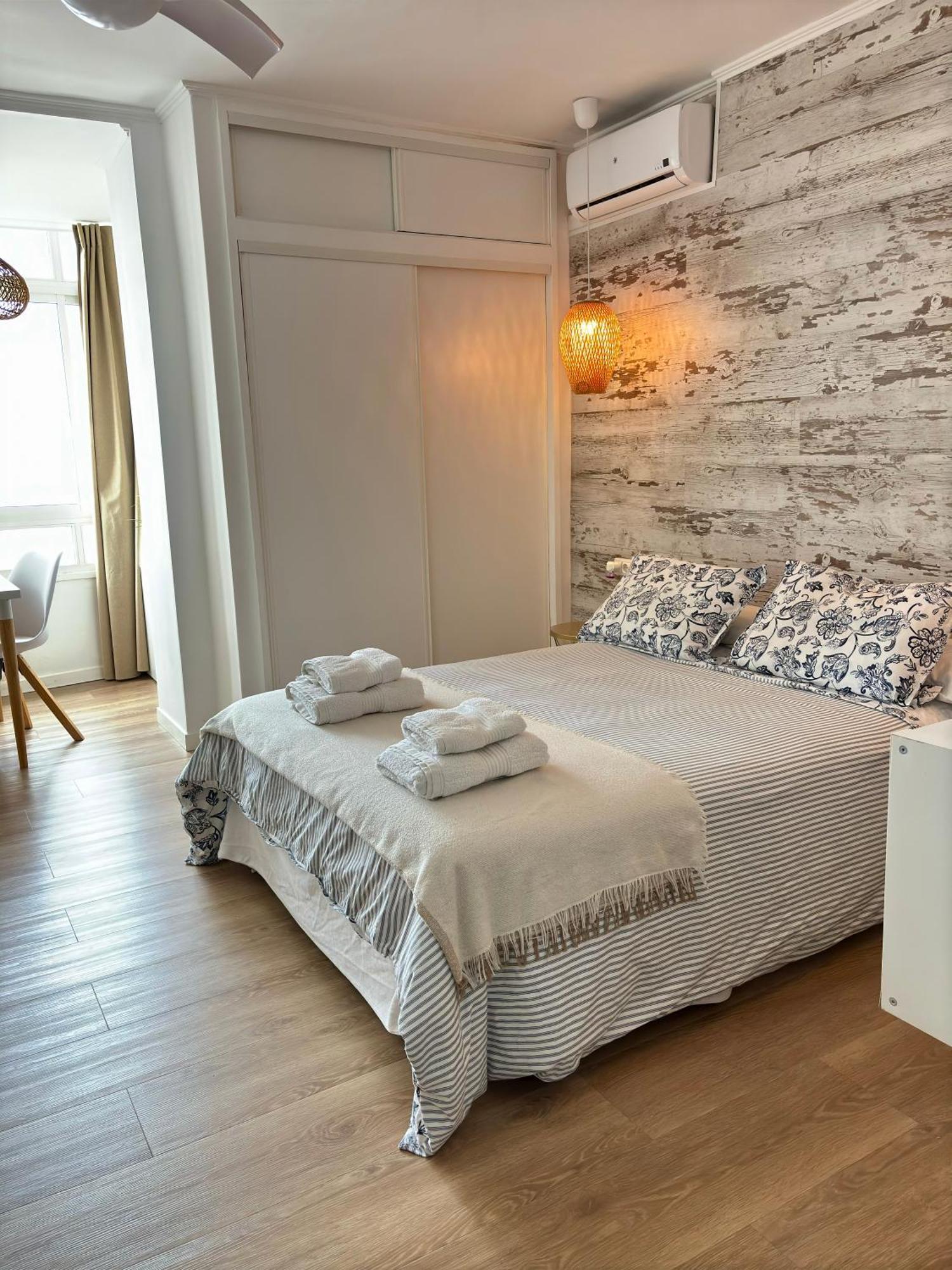 Ar Apartments - Central And Modern Apartment In เบนัลมาเดนา ภายนอก รูปภาพ