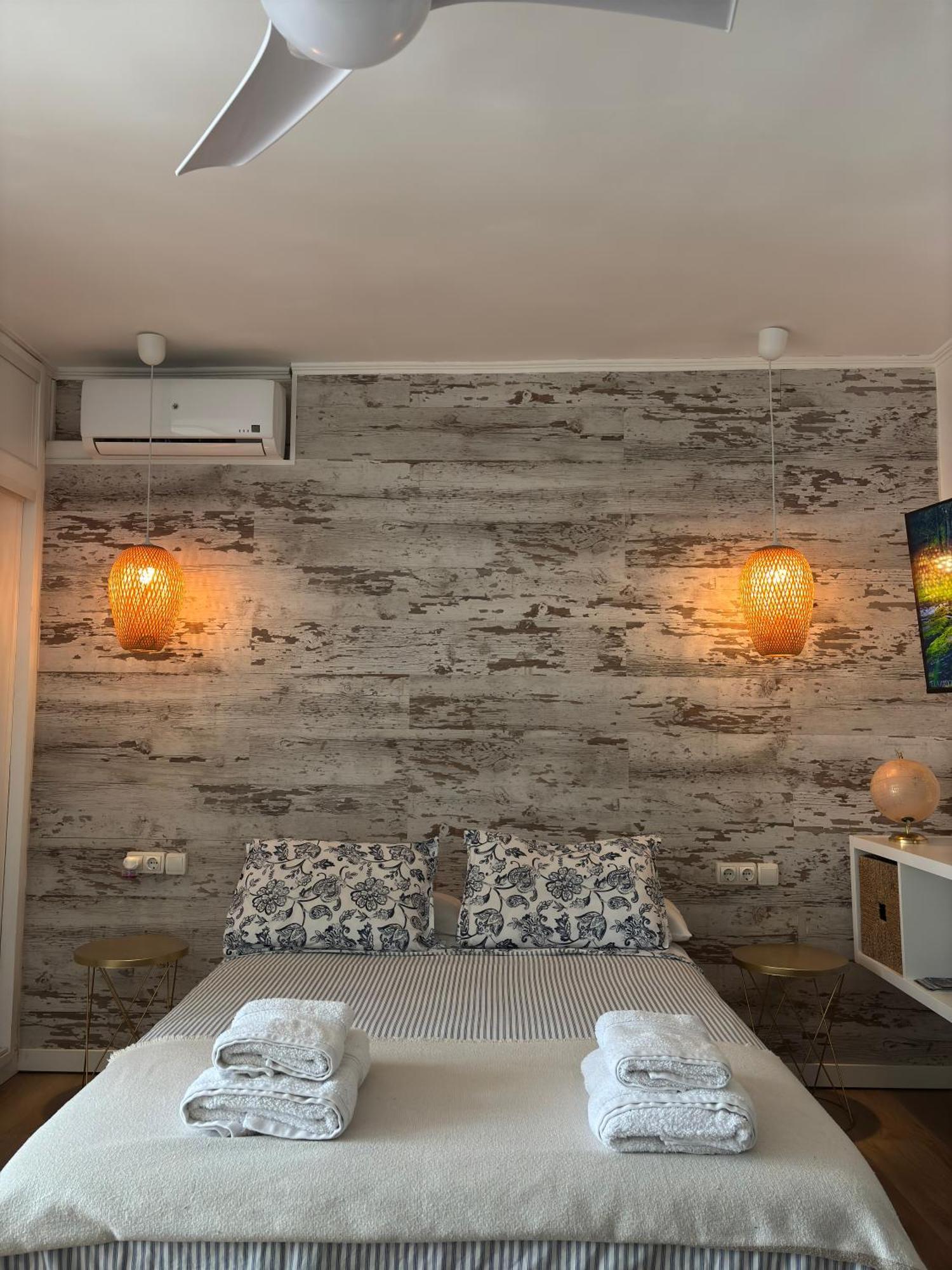 Ar Apartments - Central And Modern Apartment In เบนัลมาเดนา ภายนอก รูปภาพ