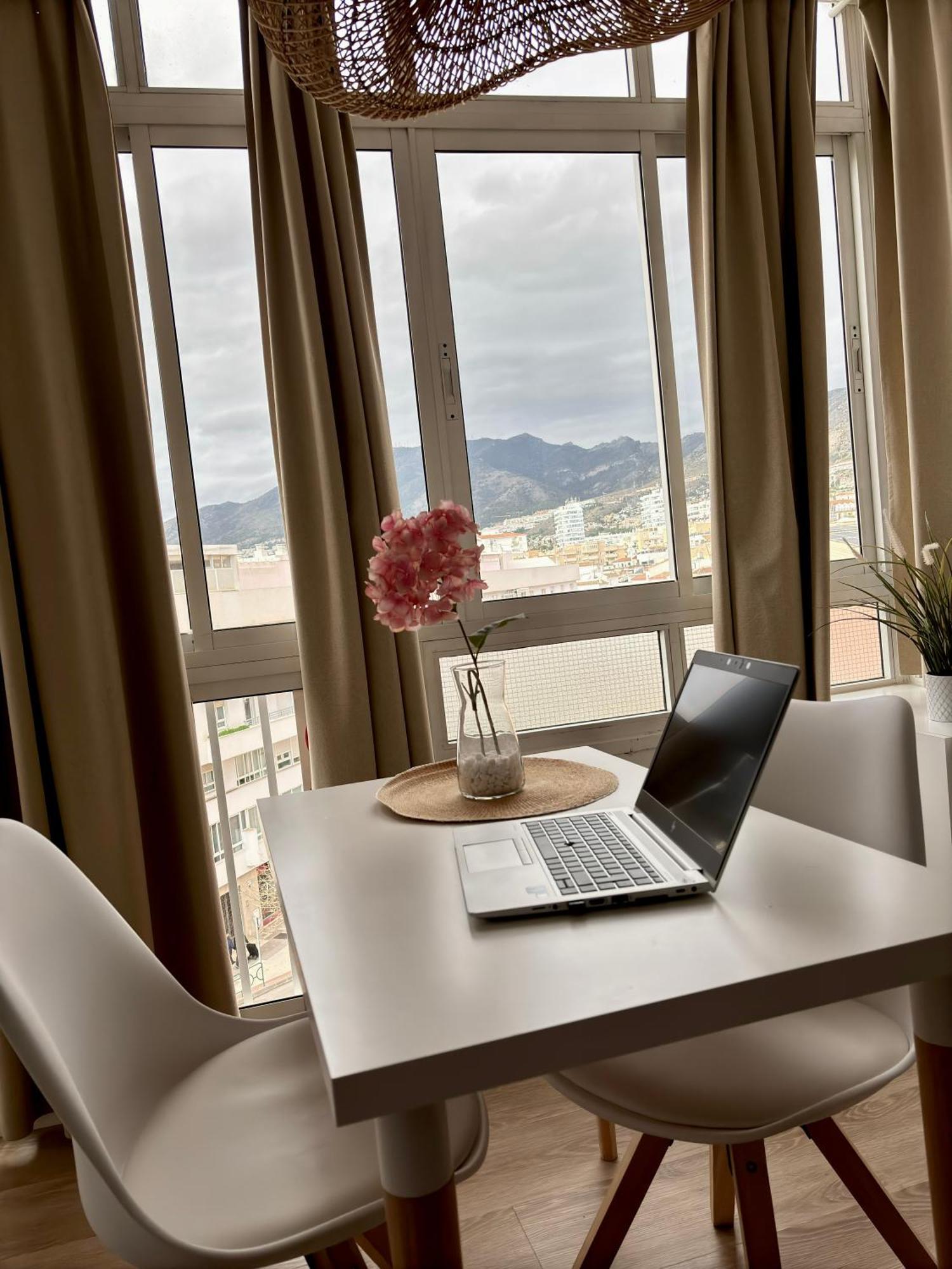 Ar Apartments - Central And Modern Apartment In เบนัลมาเดนา ภายนอก รูปภาพ
